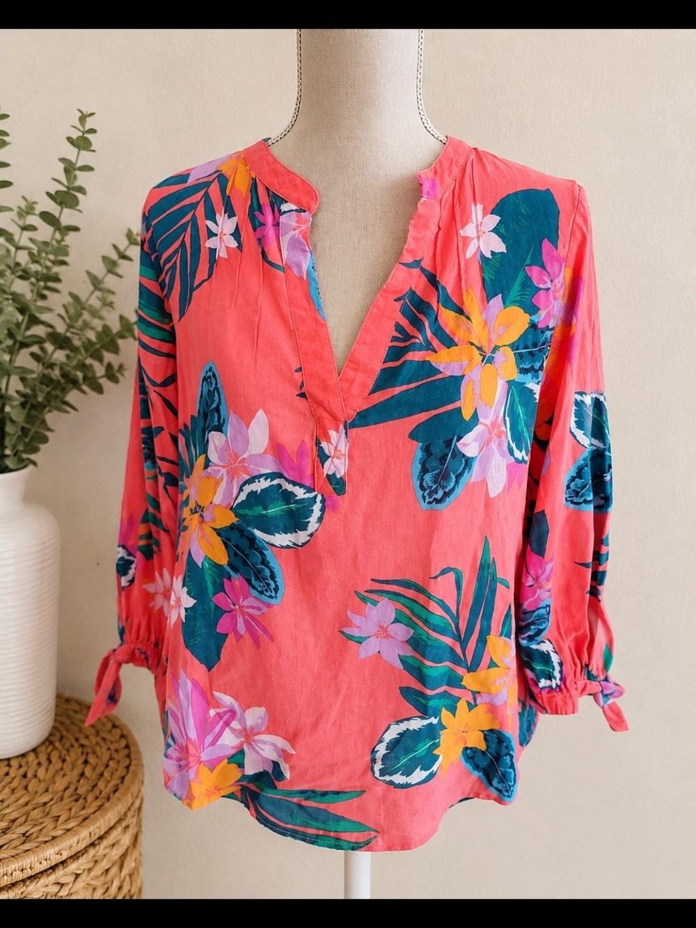 Old Navy ~ Coral Tropical Floral Linen Blend Tie Sleeve Blouse - Picture 2 of 10